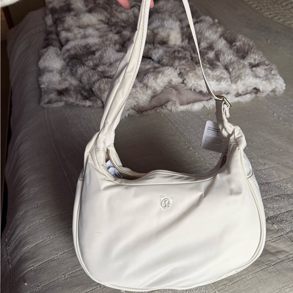 Lululemon City Essentials Shoulder Bag 4L